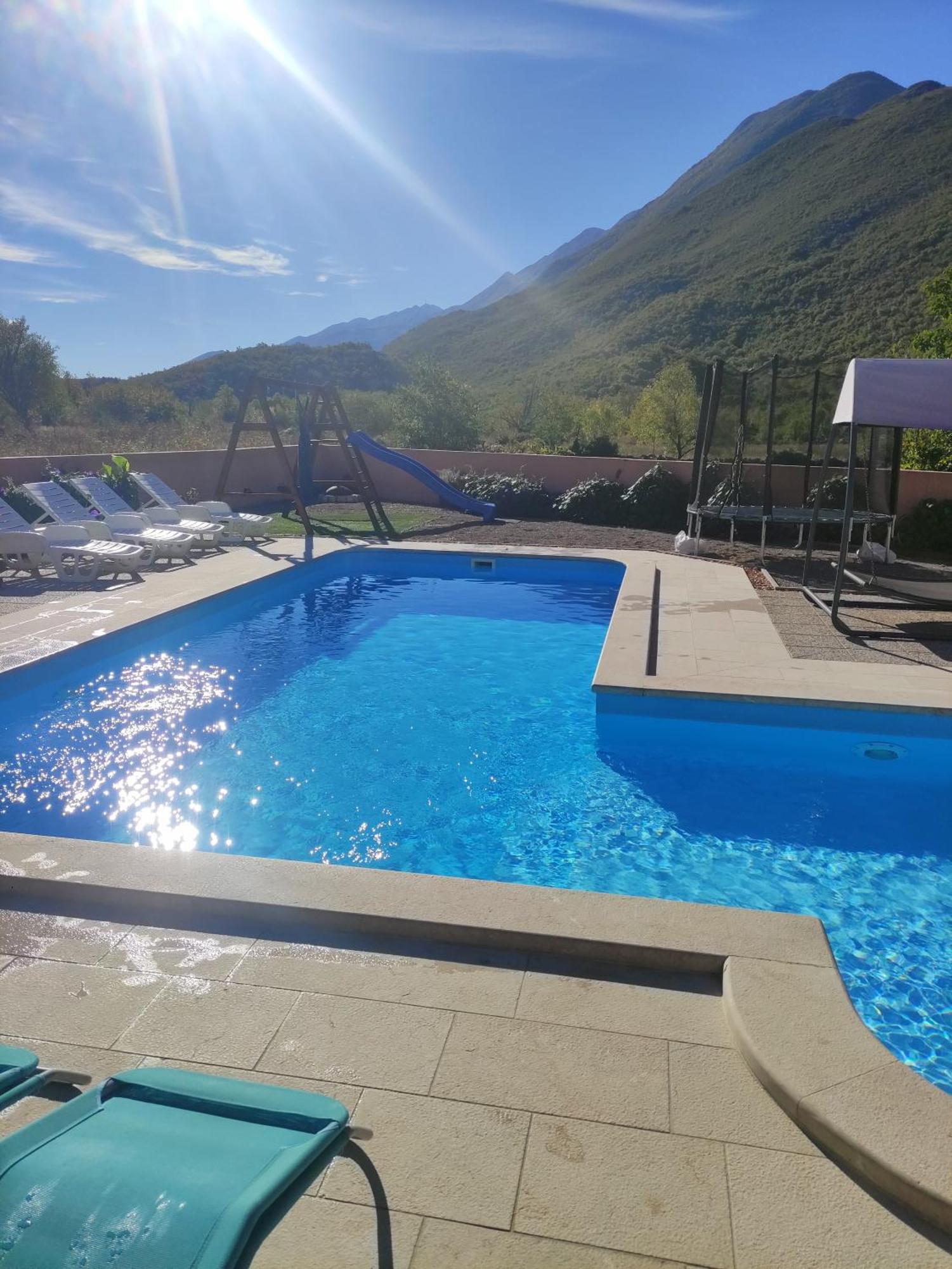 Holiday Home Perunika Zezevica Экстерьер фото