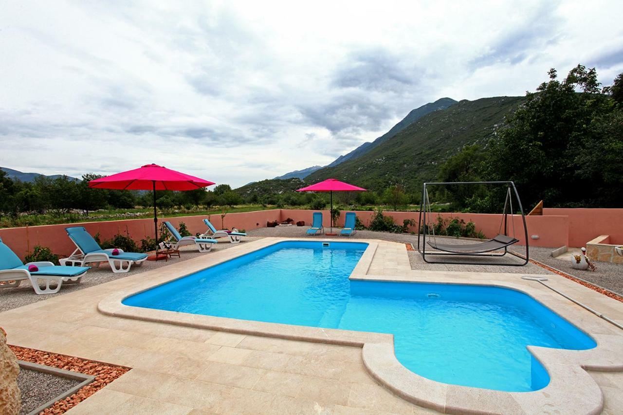 Holiday Home Perunika Zezevica Экстерьер фото