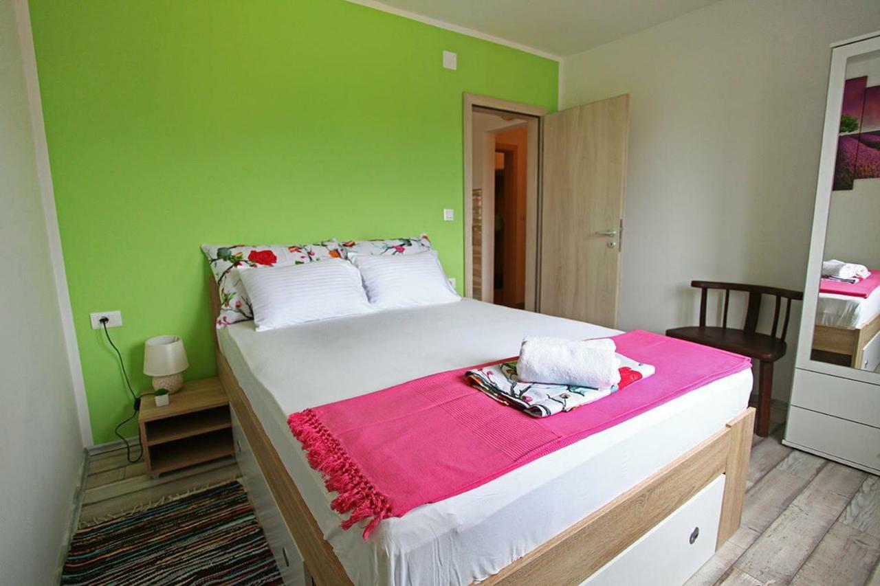 Holiday Home Perunika Zezevica Экстерьер фото